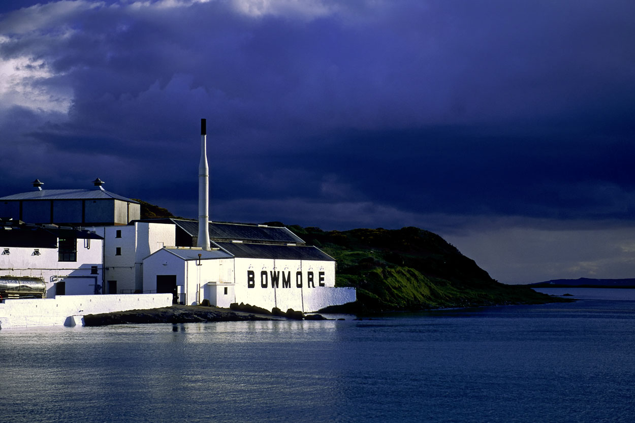 bowmore distillery